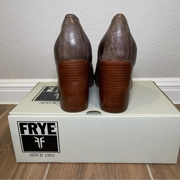 Frye Carson Leather Block Heel Pump, Slate Brown, size 10 - Picture 4 of 9